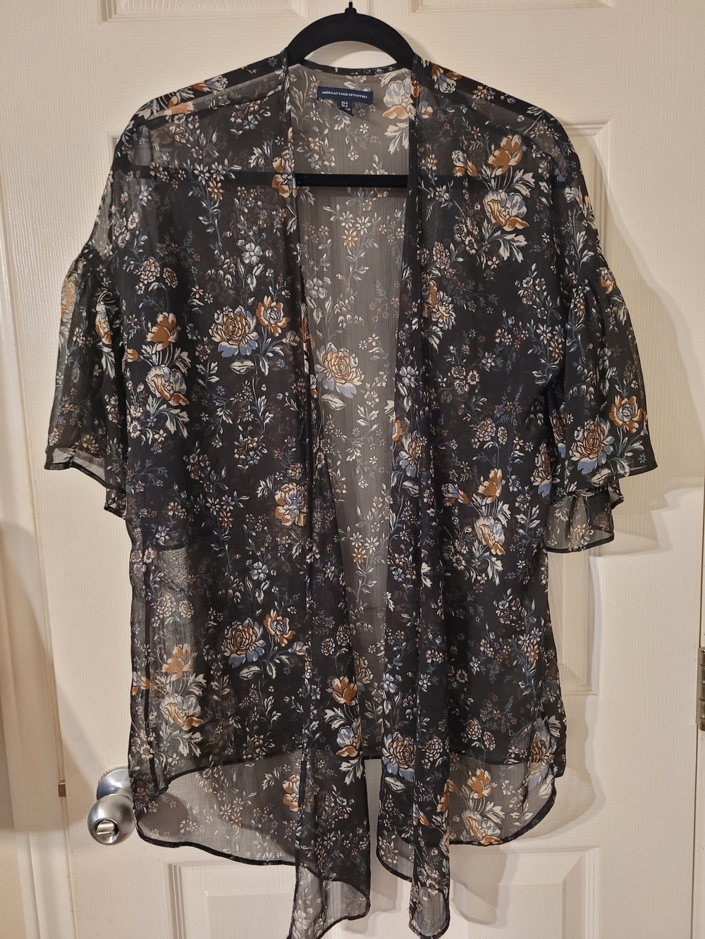 American Eagle Outfitters Black Floral Sheer Open-Front Kimono